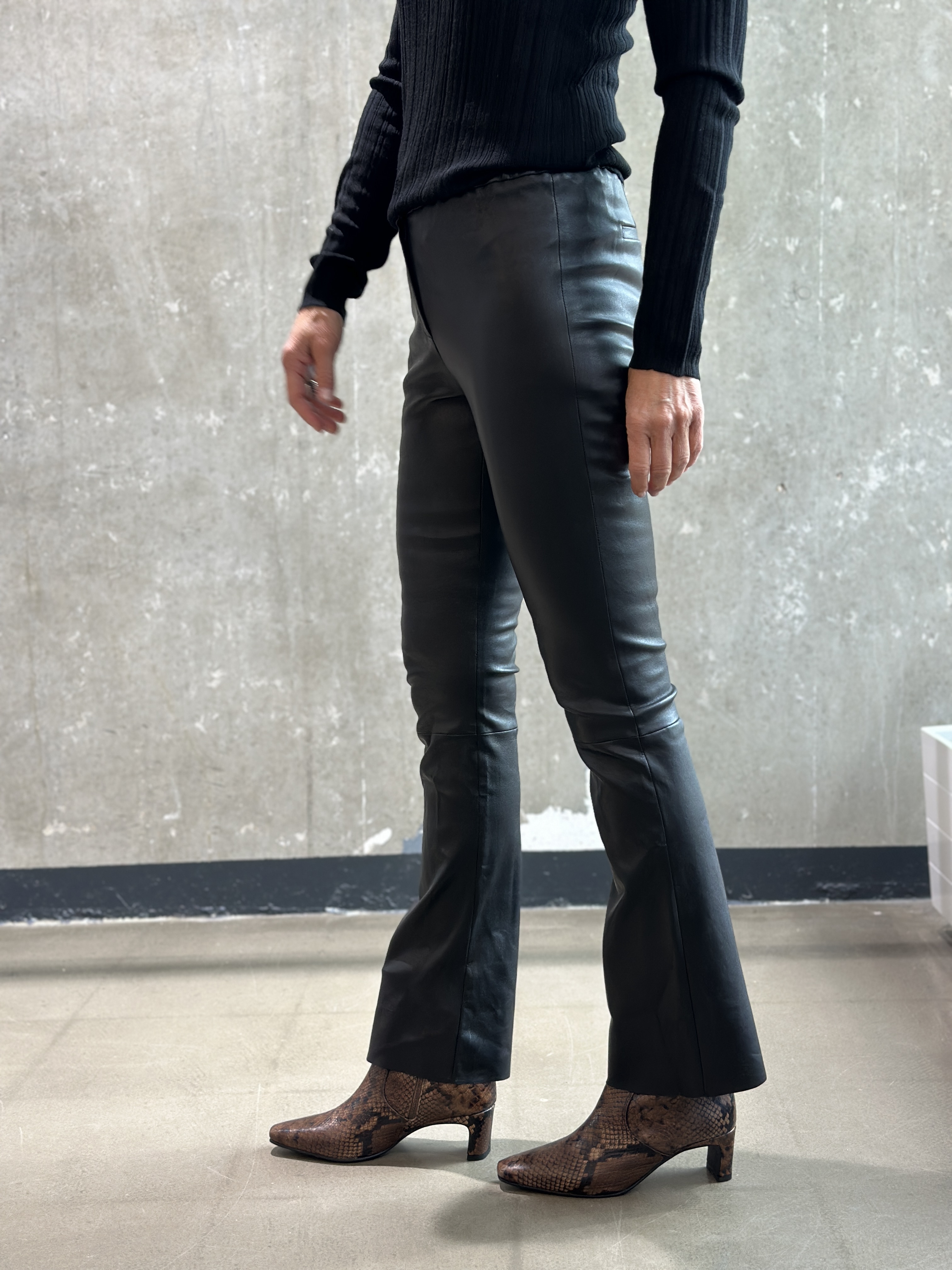 OAKWOOD Hose FREYA schwarz