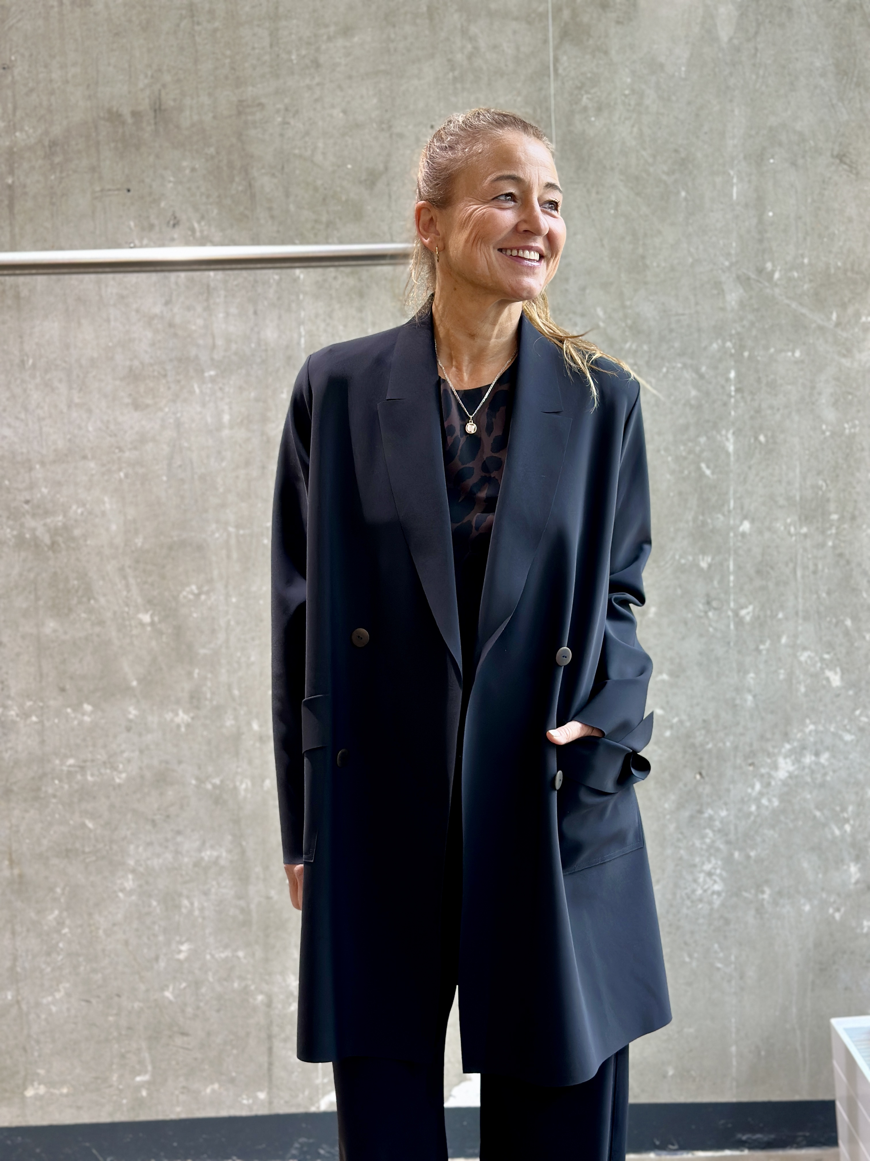 SASSENBACH_STYLE  Mantel MIA schoko & schwarz & blau 342