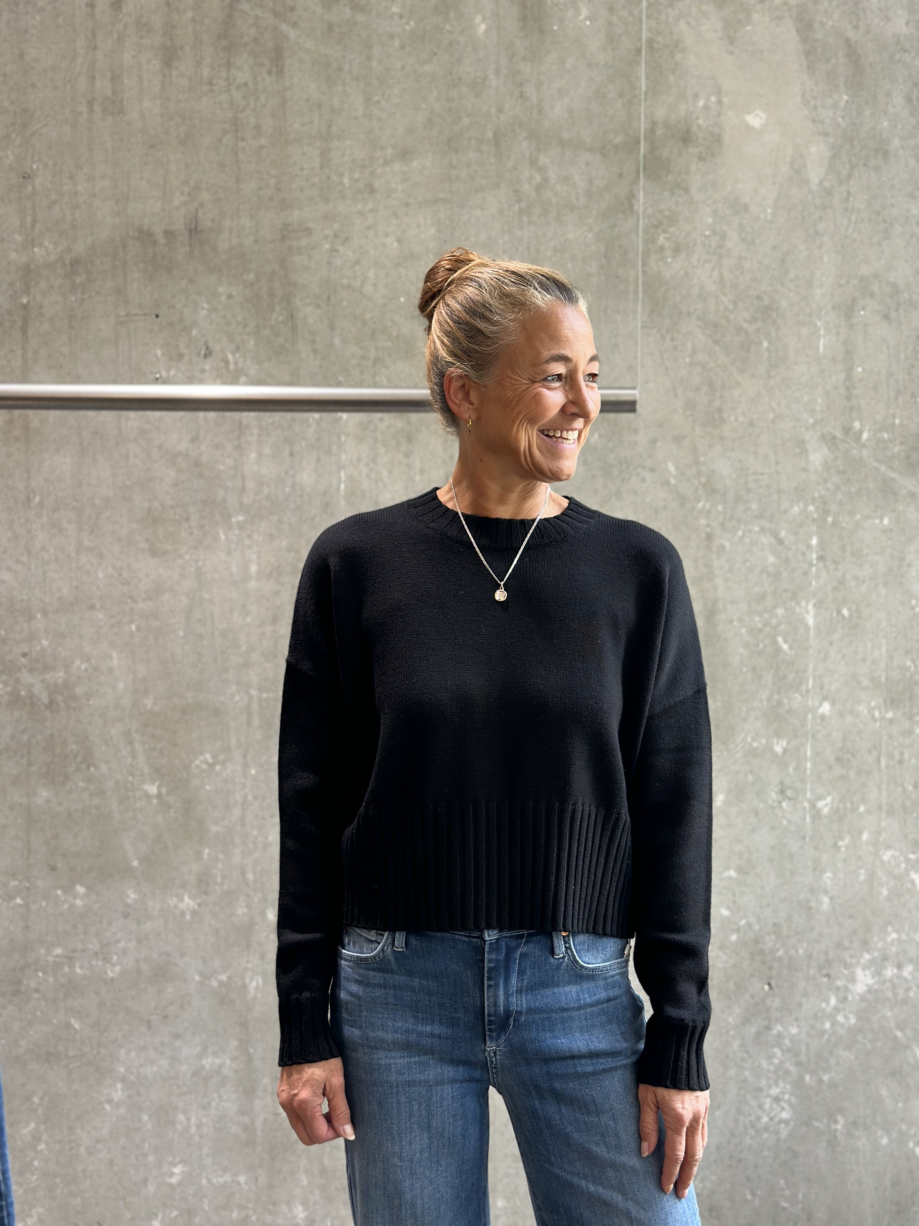 HANDMADE Pullover in 2 Farben