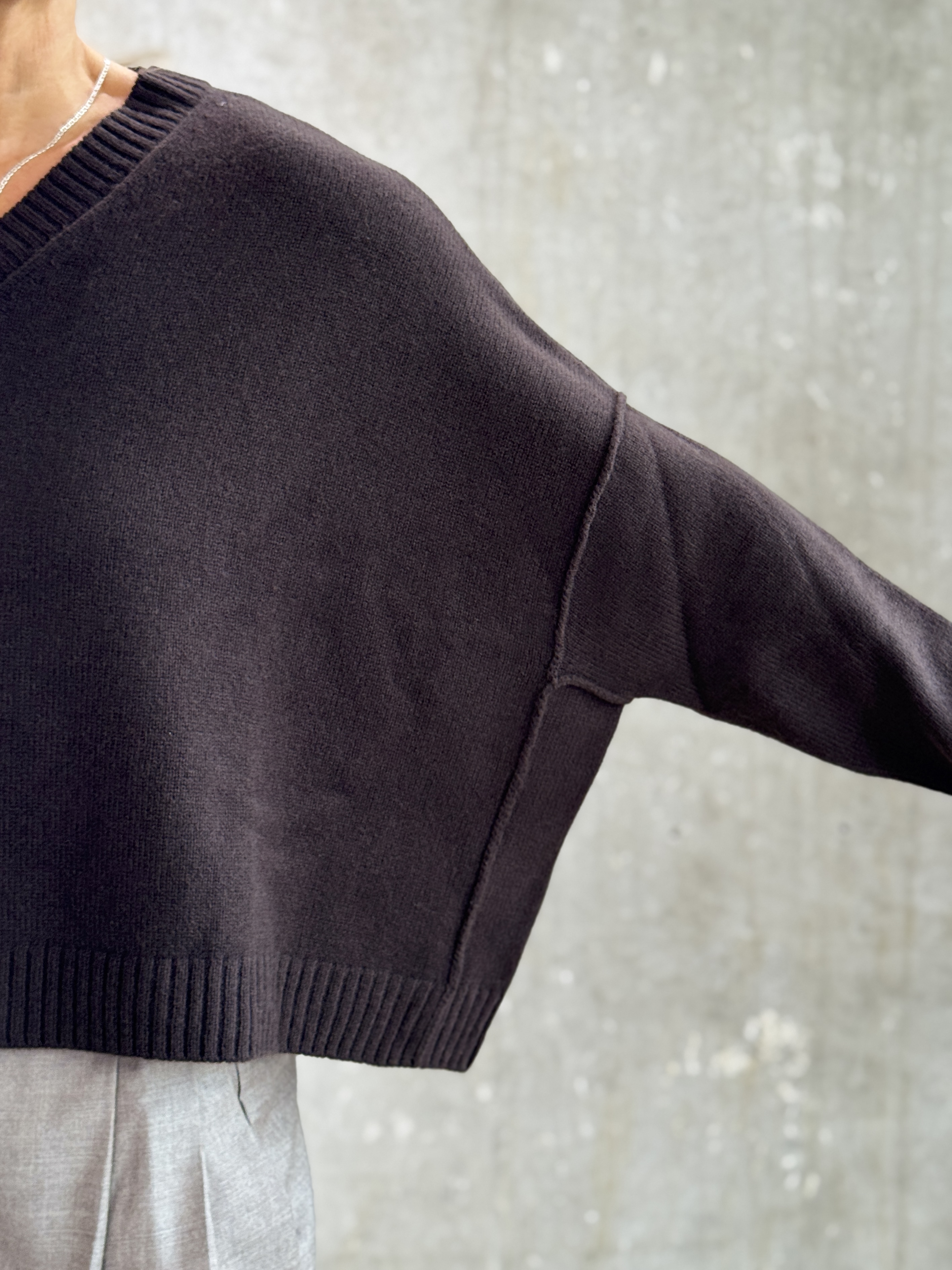 NARLI V-Pullover mocha und night 