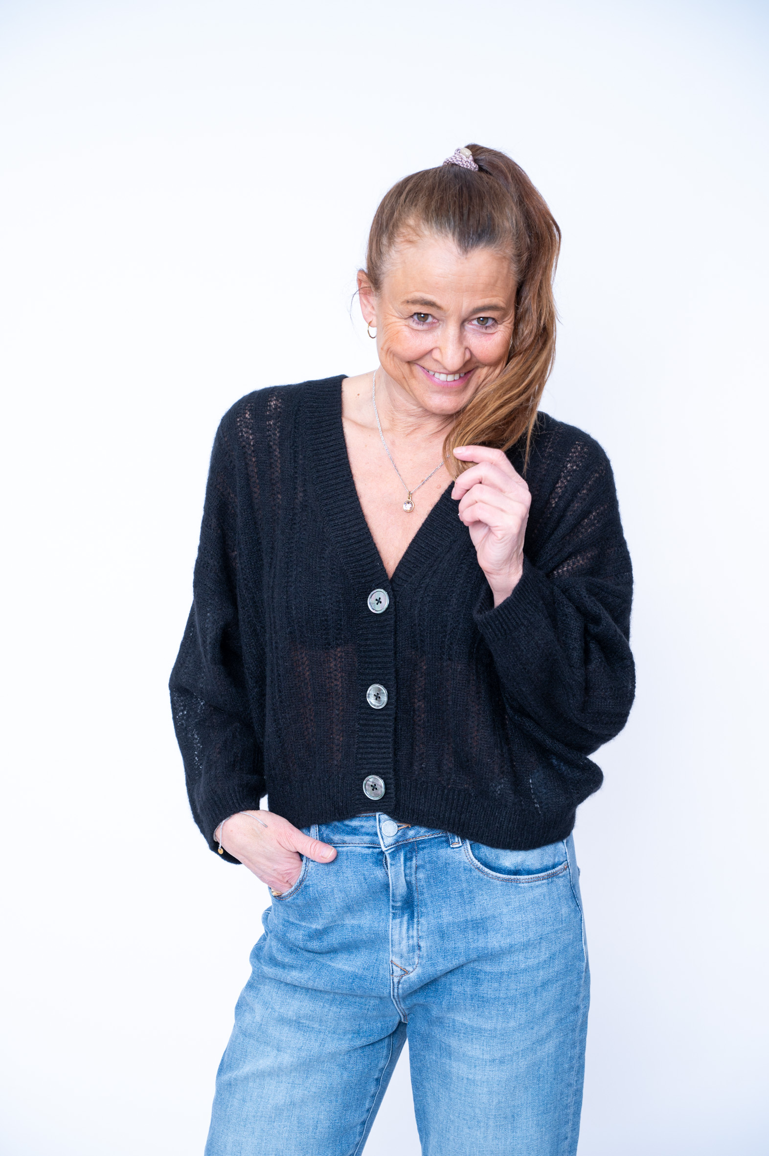 HANDMADE Cardigan hellgrau & schwarz
