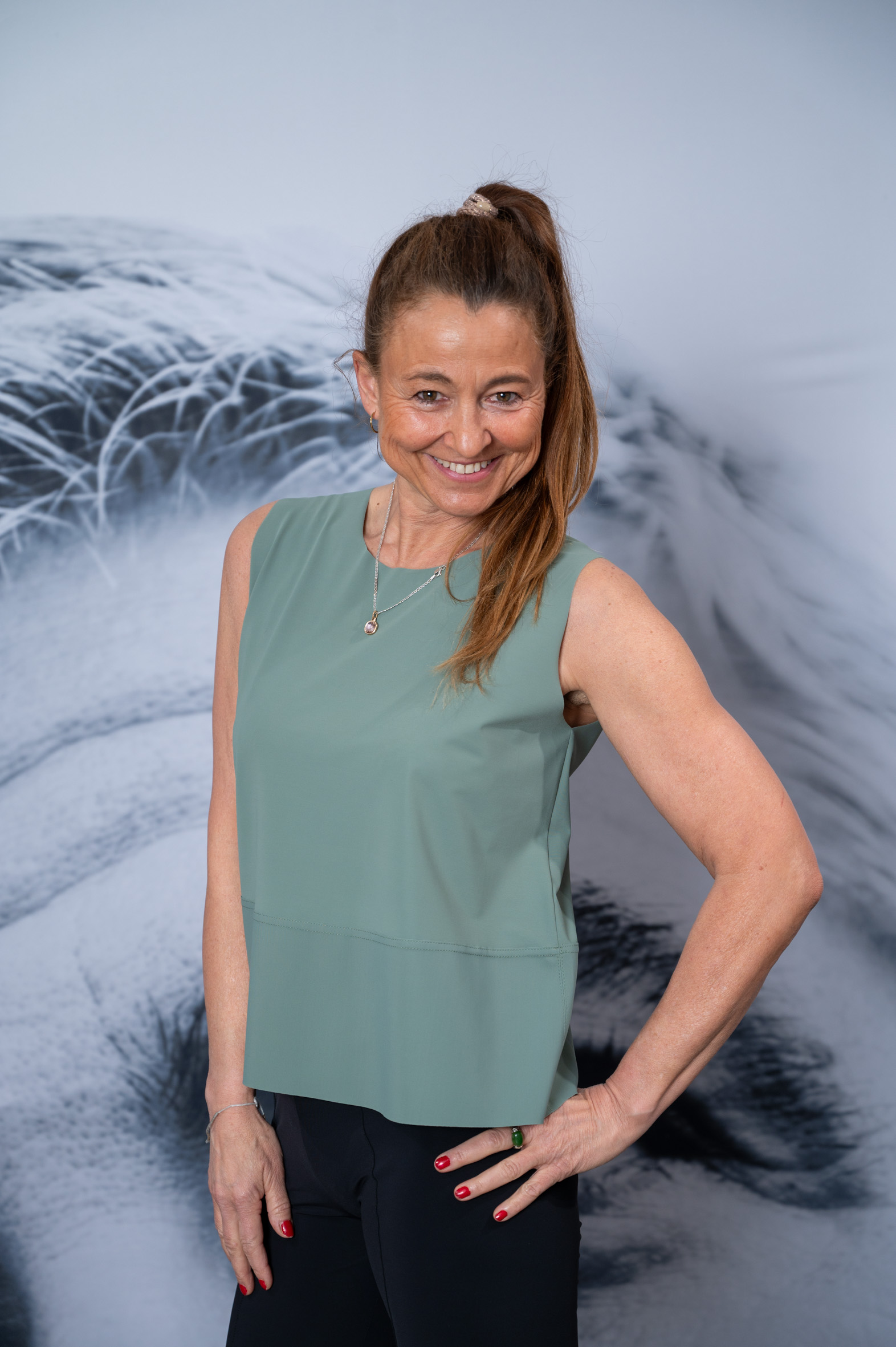 SASSENBACH Style Top Katla salbei & weiss