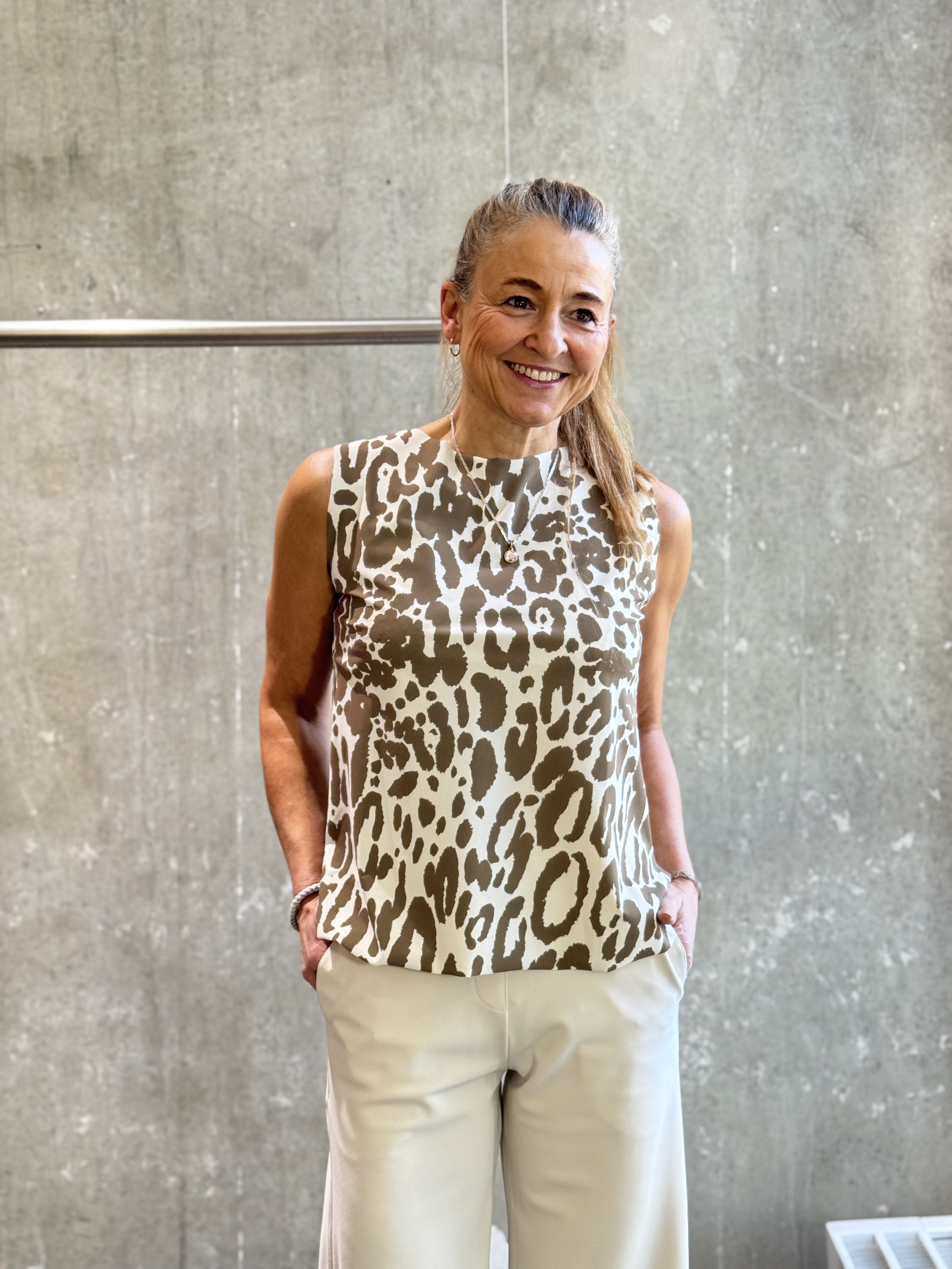 SASSENBACH_STYLE Top  KOLUMBA leo nougat