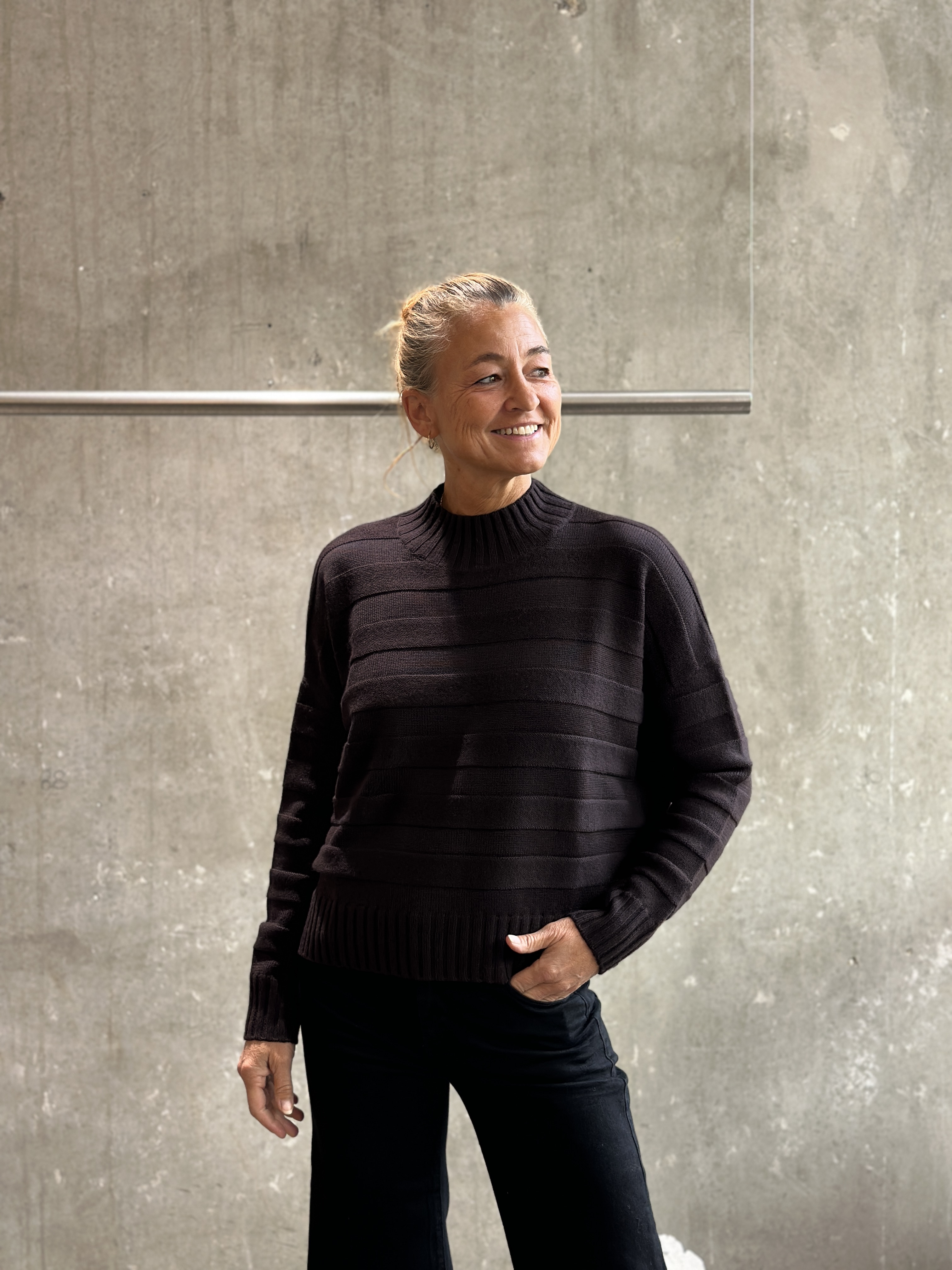 HANDMADE Pullover in 2 Farben