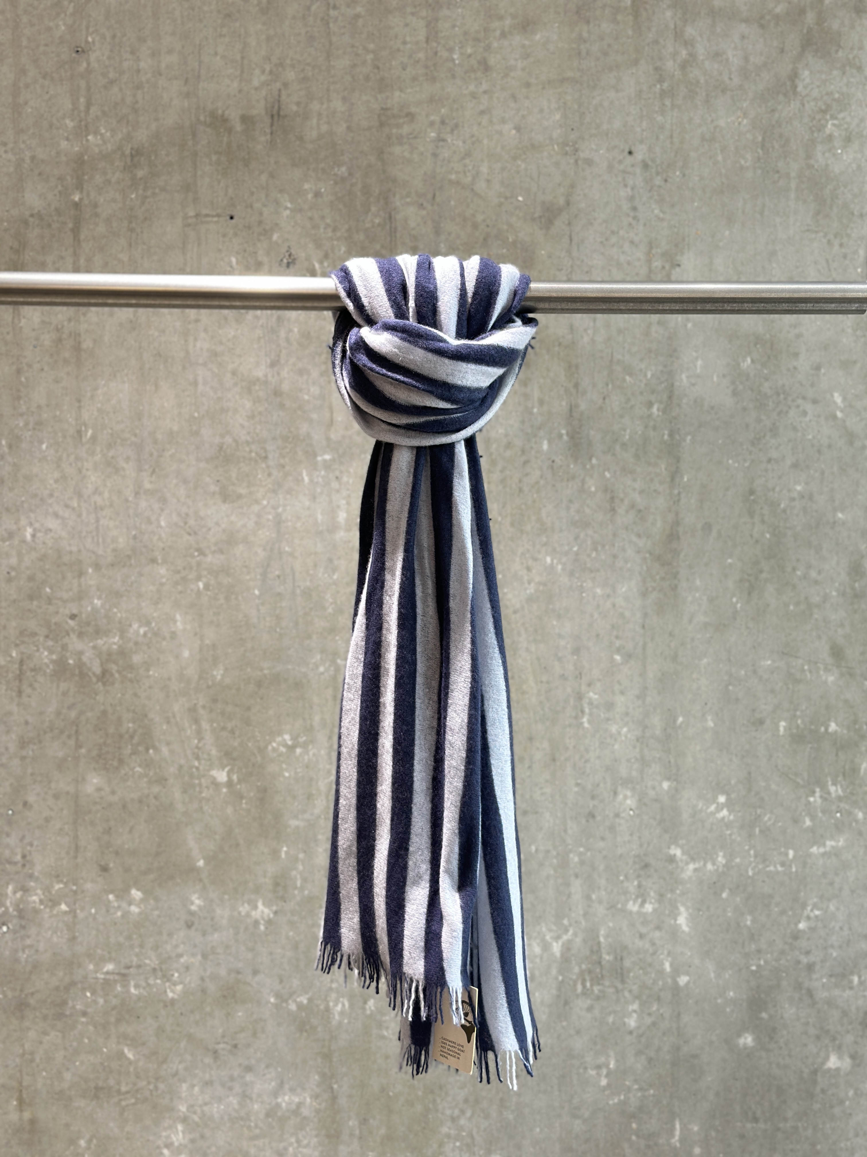 VON GOAT Cashmere Schal stripe