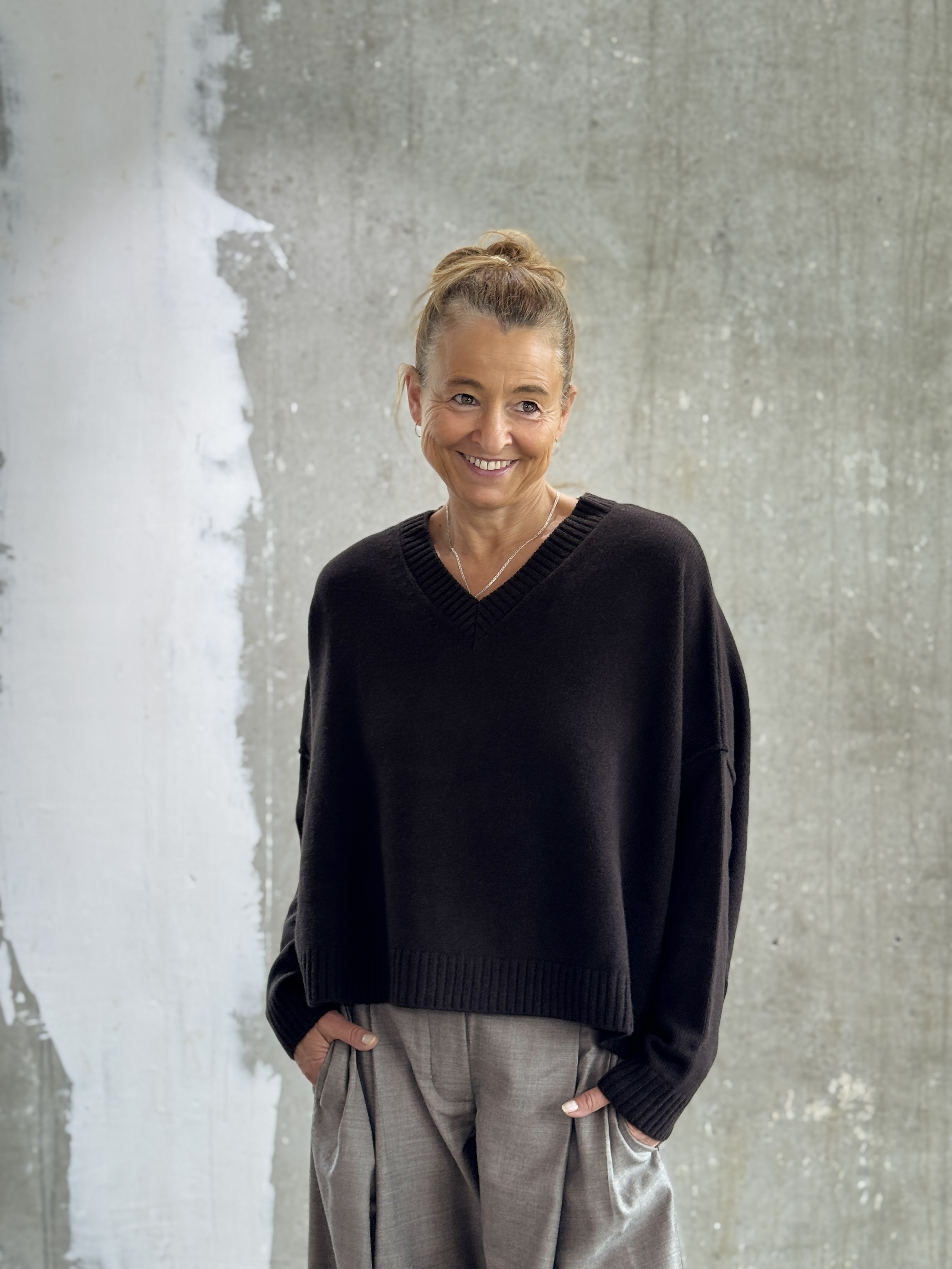 NARLI V-Pullover mocha und night 
