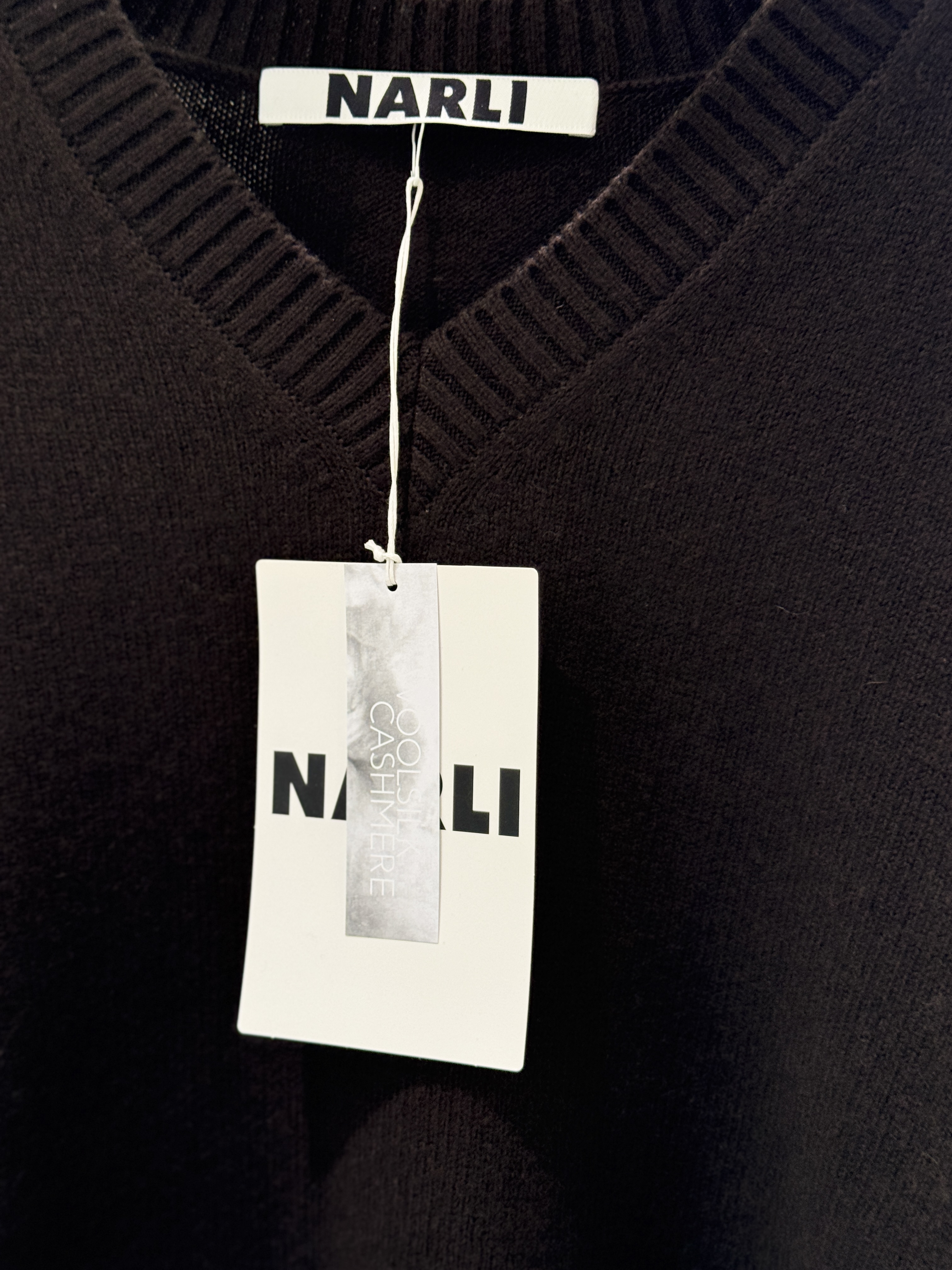 NARLI V-Pullover mocha und night 